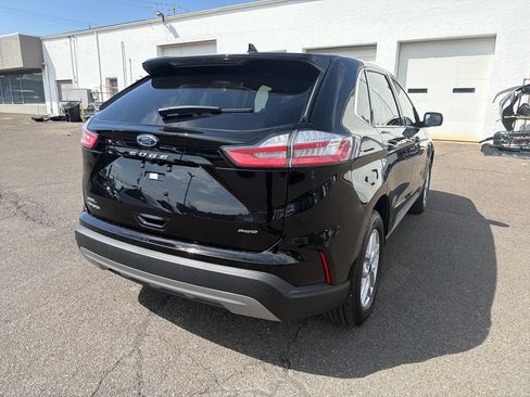 Used 2024 Ford Edge SEL w/ Convenience Package AWD/4WD image 5