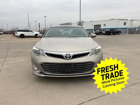Used 2015 Toyota Avalon Limited image 2