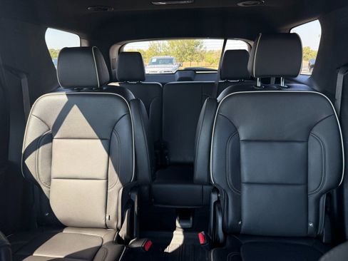 Used 2024 Chevrolet Traverse Premier w/ Redline Edition image 24