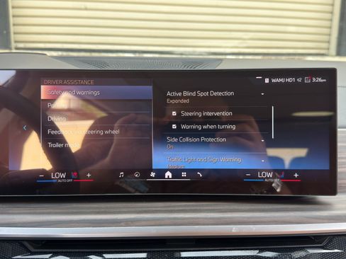 Used 2024 BMW X7 xDrive40i AWD/4WD image 32