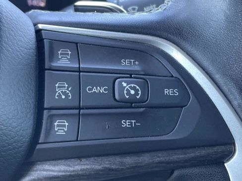 Used 2021 Jeep Grand Cherokee L Limited w/ Luxury Tech Group II AWD/4WD image 25