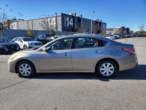 Used 2015 Nissan Altima 2.5 S w/ Power Driver Seat Package image 9