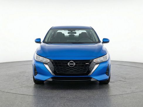 Used 2025 Nissan Sentra SV image 2