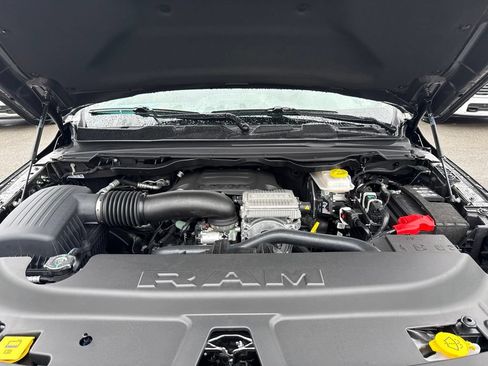 New 2026 RAM 1500 4x4 Crew Cab image 29