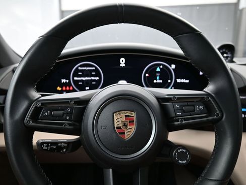 Used 2025 Porsche Taycan image 10