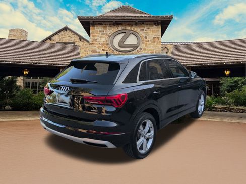 Used 2020 Audi Q3 2.0T Premium w/ Convenience Package AWD/4WD image 3