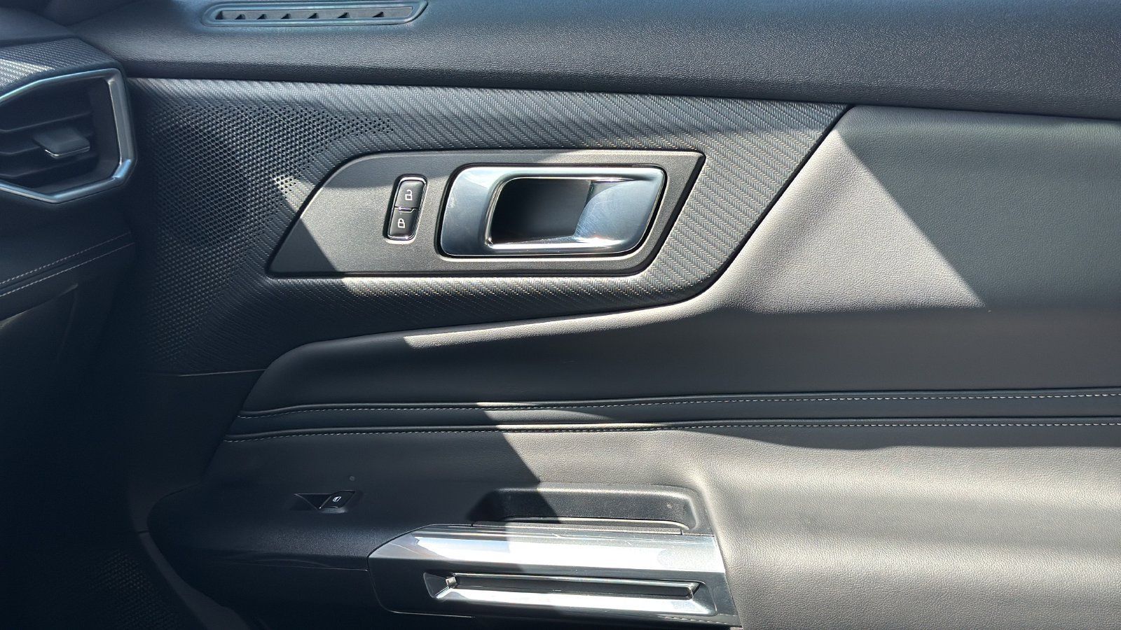 Used 2025 Ford Mustang GT Premium RWD image 23