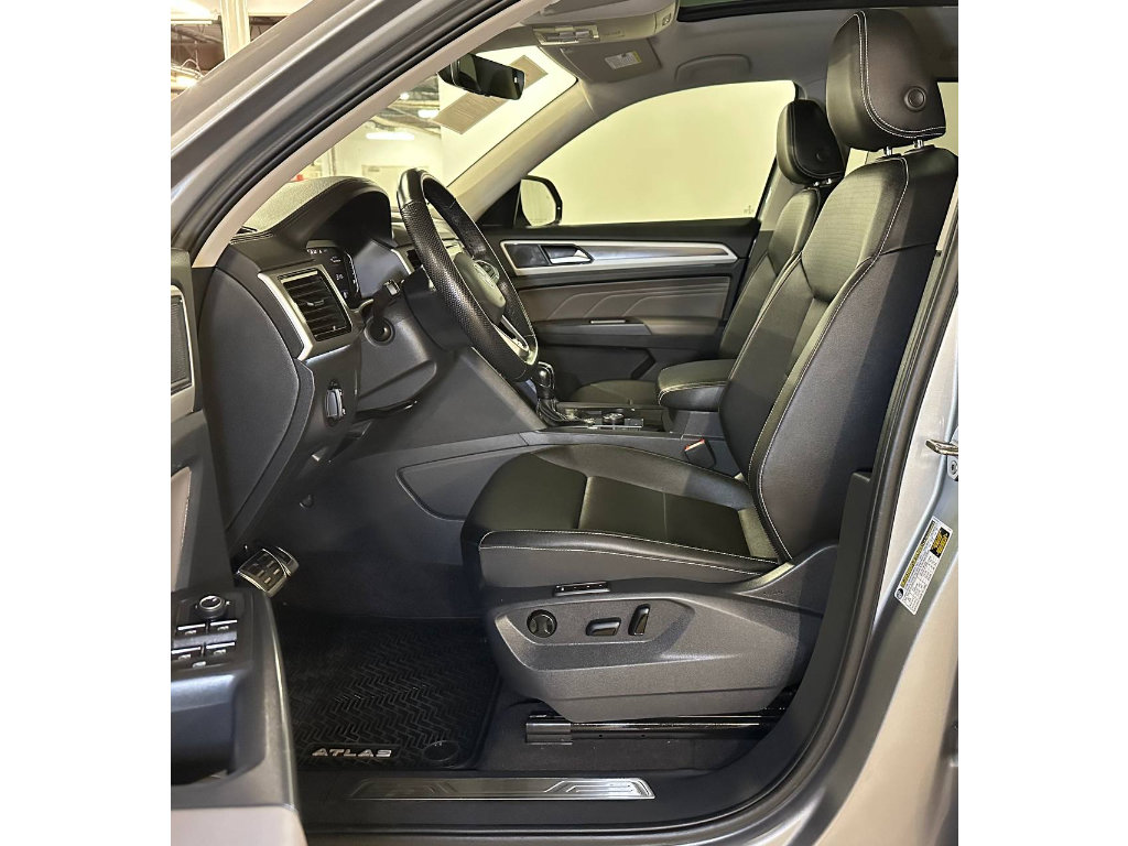 Used 2023 Volkswagen Atlas SEL R-Line AWD/4WD image 19