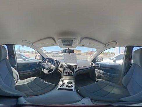 Used 2012 Jeep Grand Cherokee Laredo w/ Laredo E Group AWD/4WD image 23