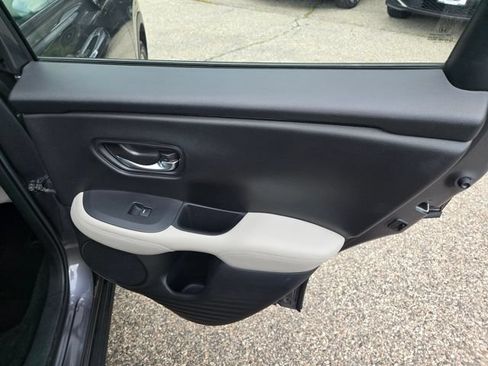 Used 2023 Honda HR-V LX image 12