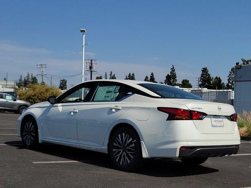 New 2026 Nissan Altima 2.5 SV FWD image 2