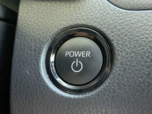 Used 2025 Toyota Camry SE FWD image 25