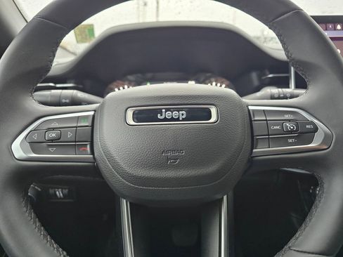 Used 2024 Jeep Compass Latitude AWD/4WD image 19