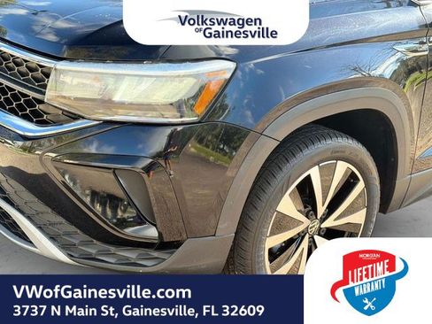 Used 2024 Volkswagen Taos SE FWD image 10