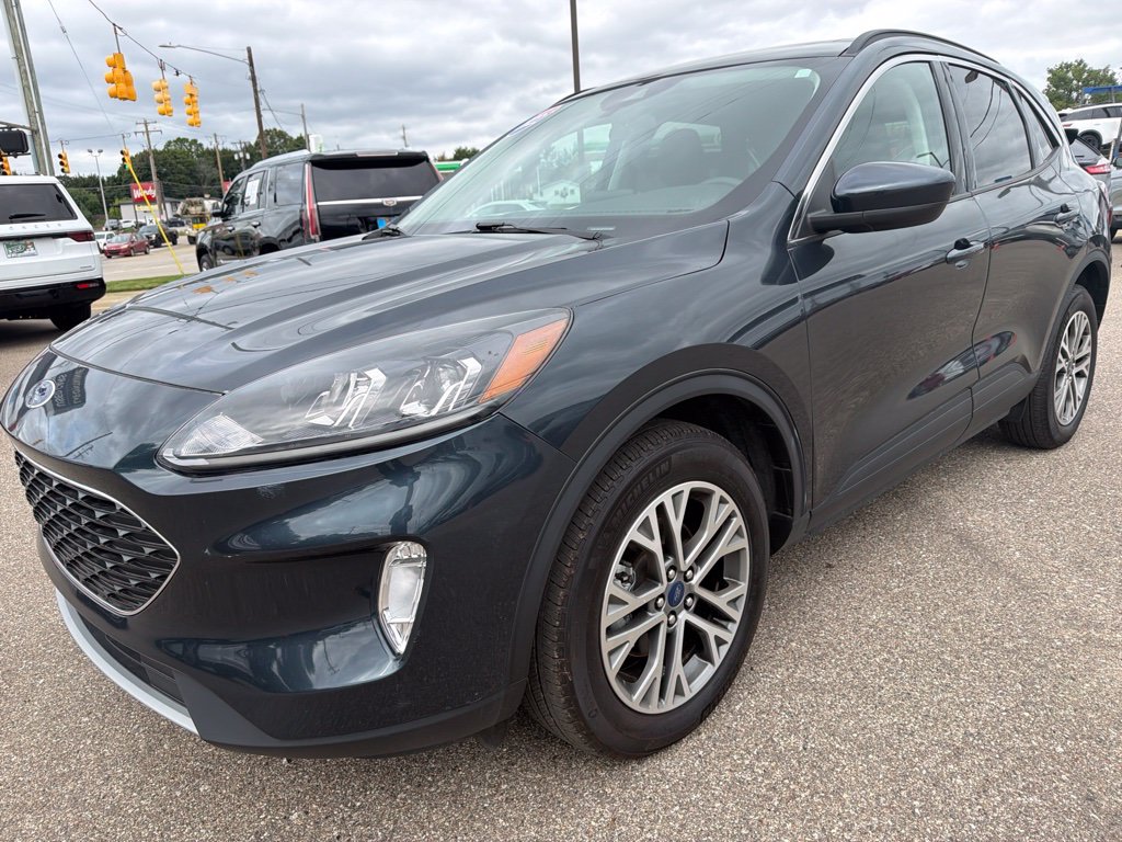 Used 2022 Ford Escape SEL w/ Technology Package AWD/4WD image 1