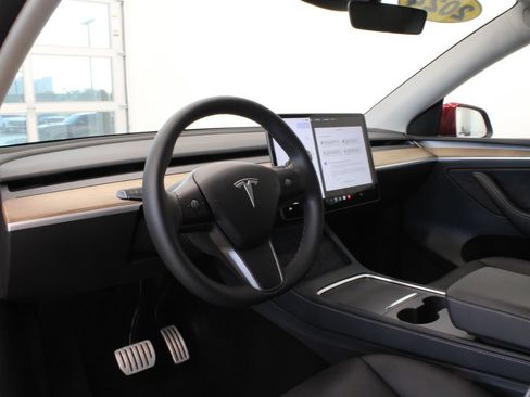 Used 2024 Tesla Model Y Performance AWD/4WD image 11