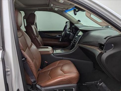 Used 2016 Cadillac Escalade ESV Premium image 22