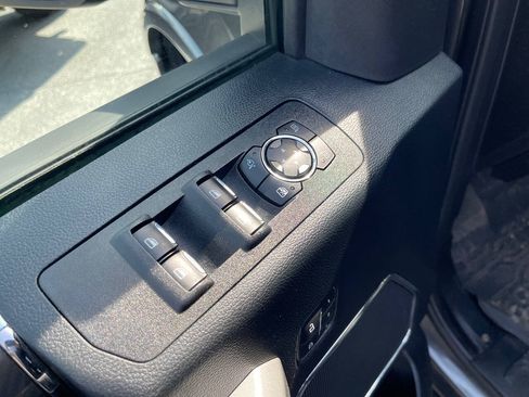 Used 2019 Ford F150 Lariat w/ Equipment Group 502A Luxury AWD/4WD image 20