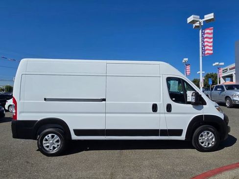 Used 2025 RAM ProMaster 2500 w/ Quick Order Package 22G SLT FWD image 7