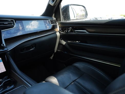Used 2022 Jeep Grand Wagoneer Series II AWD/4WD image 8
