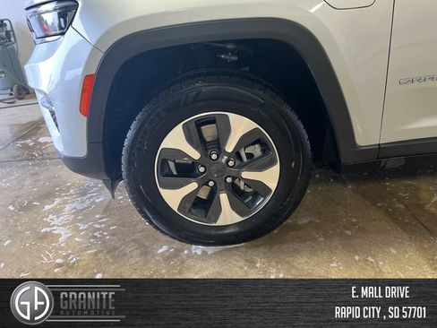 Used 2024 Jeep Grand Cherokee Limited 4xe AWD/4WD image 29