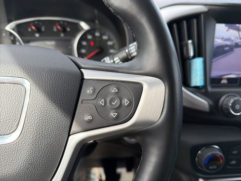 Used 2024 GMC Terrain SLT image 25