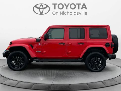 Used 2024 Jeep Wrangler Unlimited Sahara AWD/4WD image 3