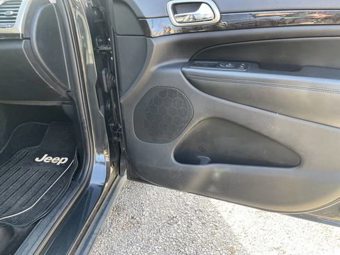 Used 2011 Jeep Grand Cherokee Laredo image 13