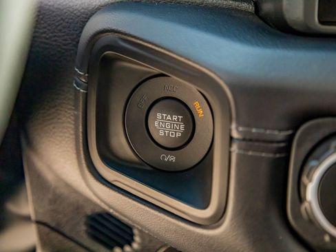 Used 2025 Jeep Wrangler Unlimited Rubicon image 22