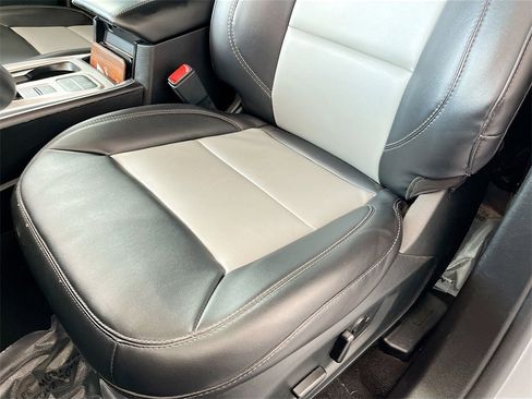 Used 2023 Ford Explorer XLT w/ Equipment Group 202A image 18