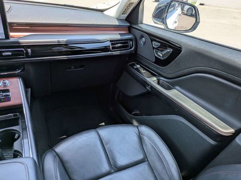 Used 2023 Lincoln Aviator Reserve image 19