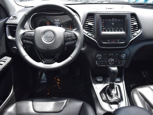 Used 2021 Jeep Cherokee Latitude Plus w/ Sun & Sound Group AWD/4WD image 20