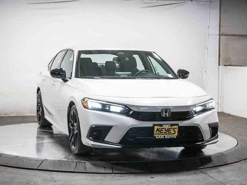 Used 2023 Honda Civic Sport image 5