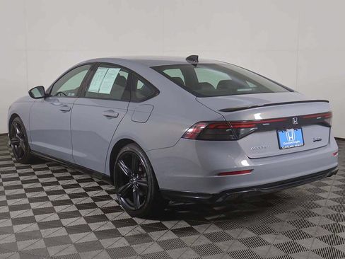 Used 2025 Honda Accord Sport image 9