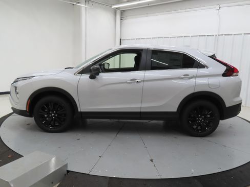 New 2026 Mitsubishi Eclipse Cross LE AWD/4WD image 7