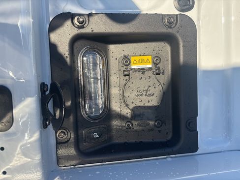 New 2025 Ford Maverick XLT w/ XLT Luxury Package image 9