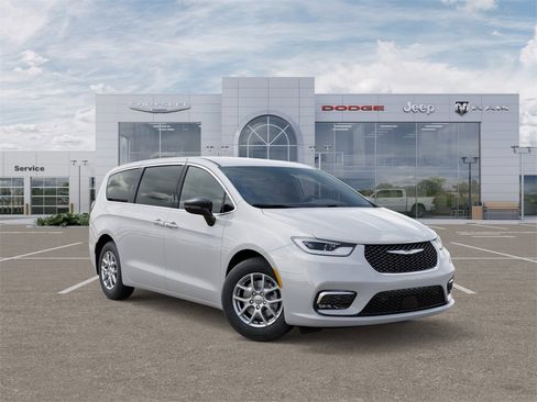 New 2026 Chrysler Pacifica Select w/ S Appearance Package image 5