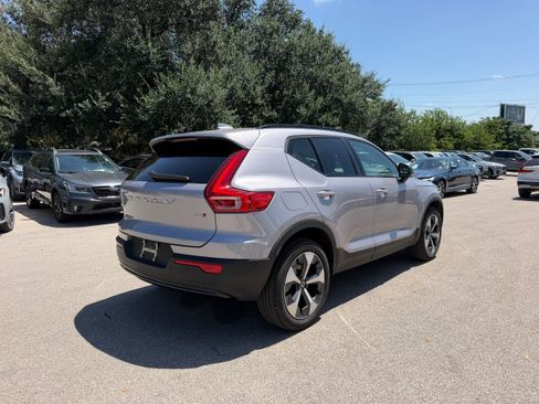 Certified 2026 Volvo XC40 B5 Plus AWD/4WD image 6