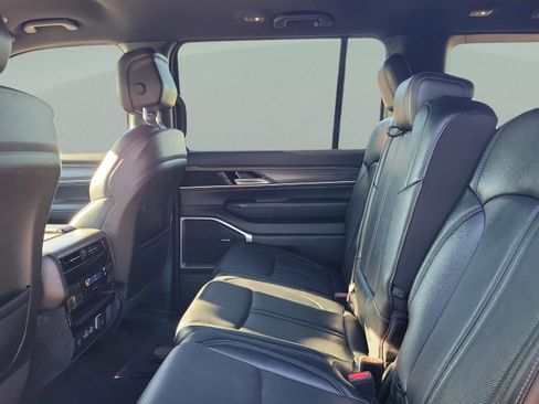 Used 2024 Jeep Wagoneer L Series II w/ Flexible Seating Group image 14