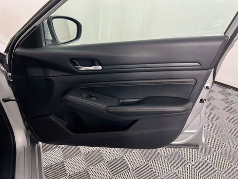 Used 2020 Nissan Altima 2.5 S AWD/4WD image 29