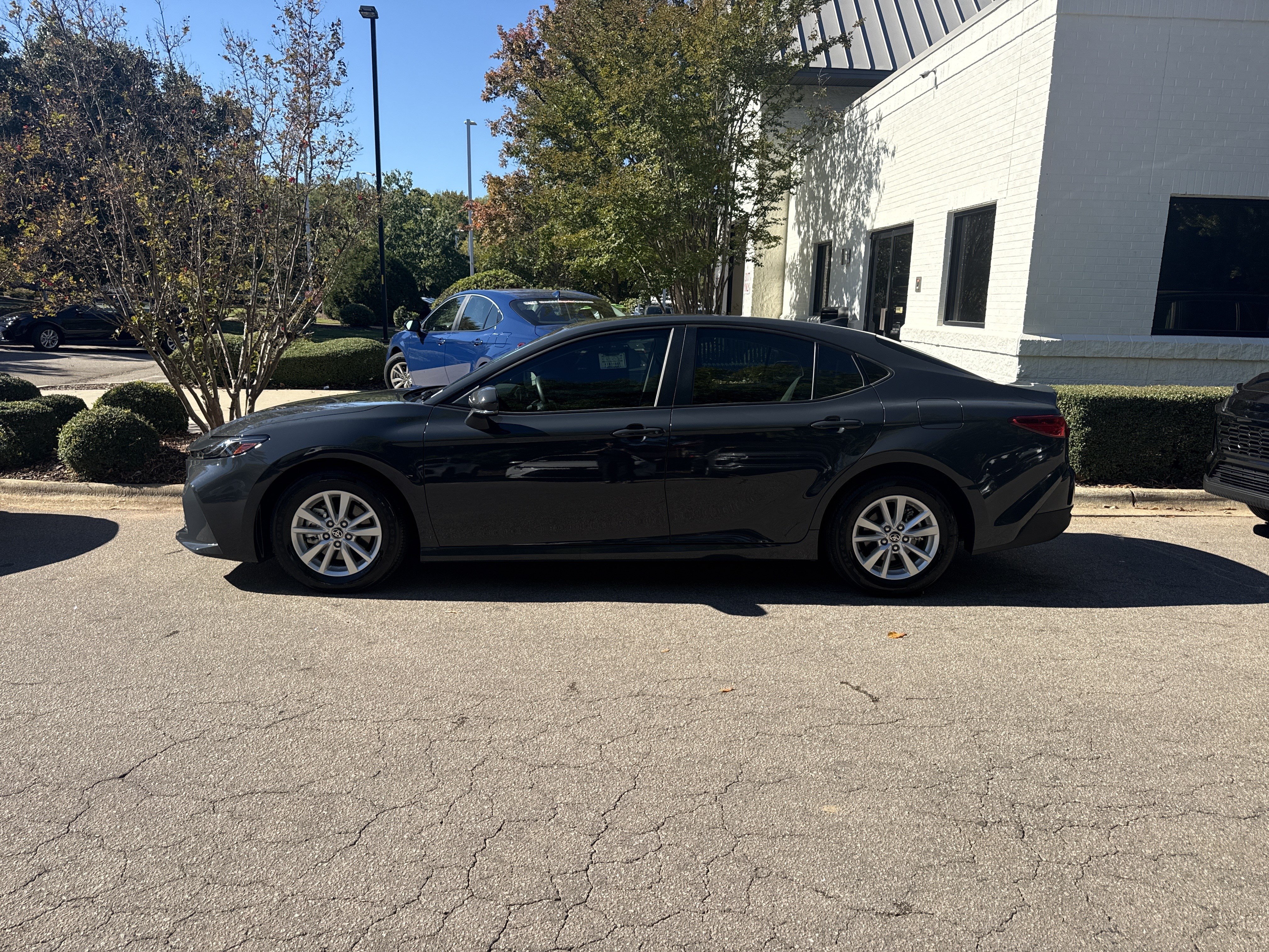 Used 2025 Toyota Camry LE FWD image 19