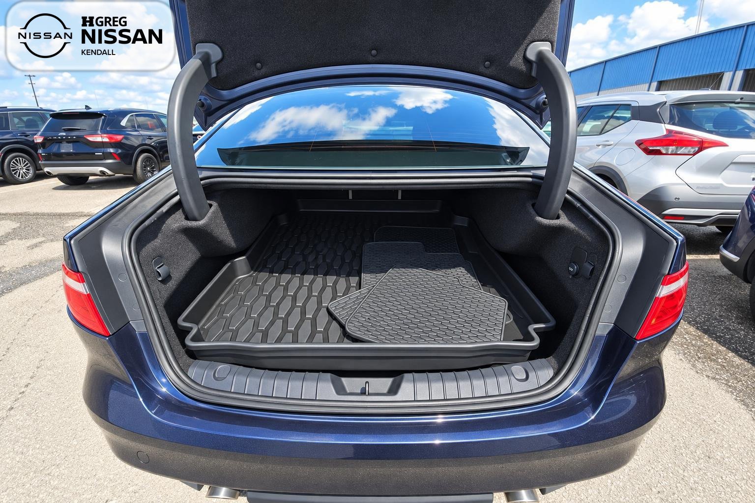 Used 2018 Jaguar XF Premium AWD/4WD image 14