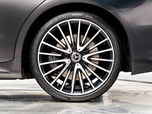 Used 2022 Mercedes-Benz S 580 4MATIC Sedan w/ AMG Line Package image 48
