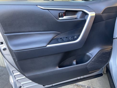 Used 2025 Toyota RAV4 XLE image 23