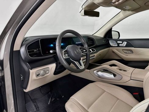 Used 2020 Mercedes-Benz GLS 450 4MATIC image 9