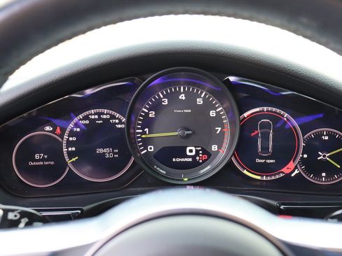 Used 2018 Porsche Panamera 4 w/ Premium Package Plus AWD/4WD image 31