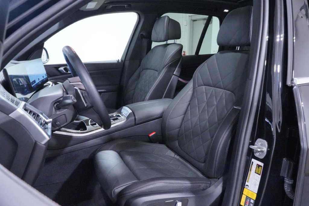 Used 2024 BMW X5 xDrive50e w/ Premium Package AWD/4WD image 7