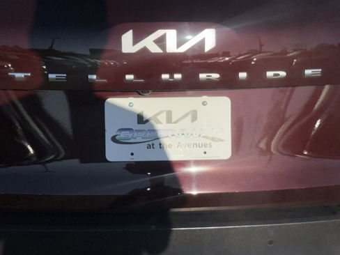 Used 2022 Kia Telluride SX image 10
