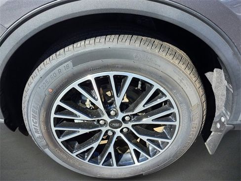 Used 2023 Ford Escape SE image 8