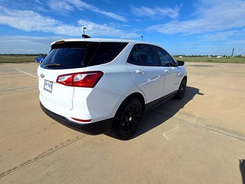 Used 2021 Chevrolet Equinox LS w/ LS Convenience Package image 6